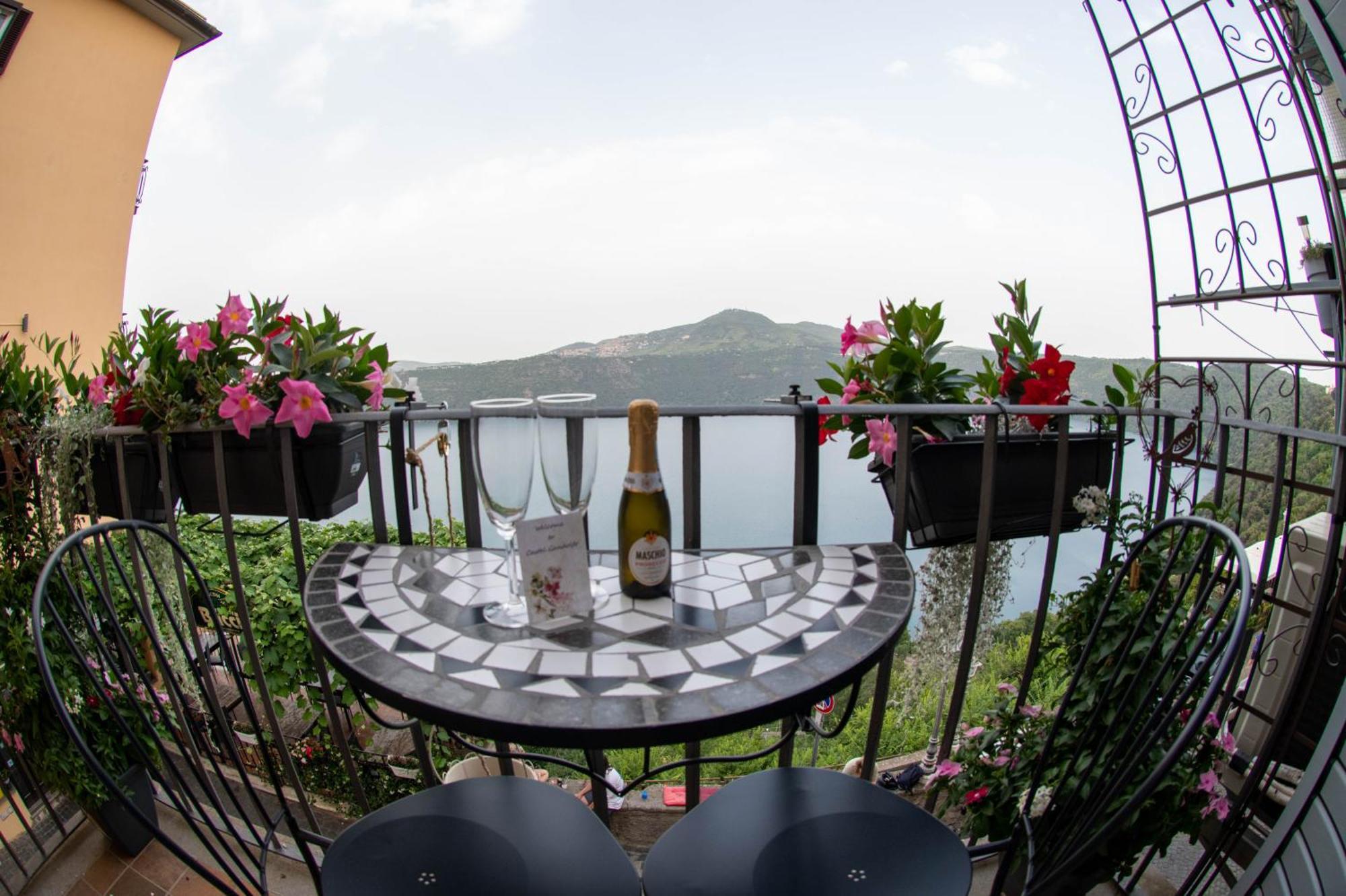 B&B Carpe Diem Vista Lago Кастель-Гандольфо Экстерьер фото